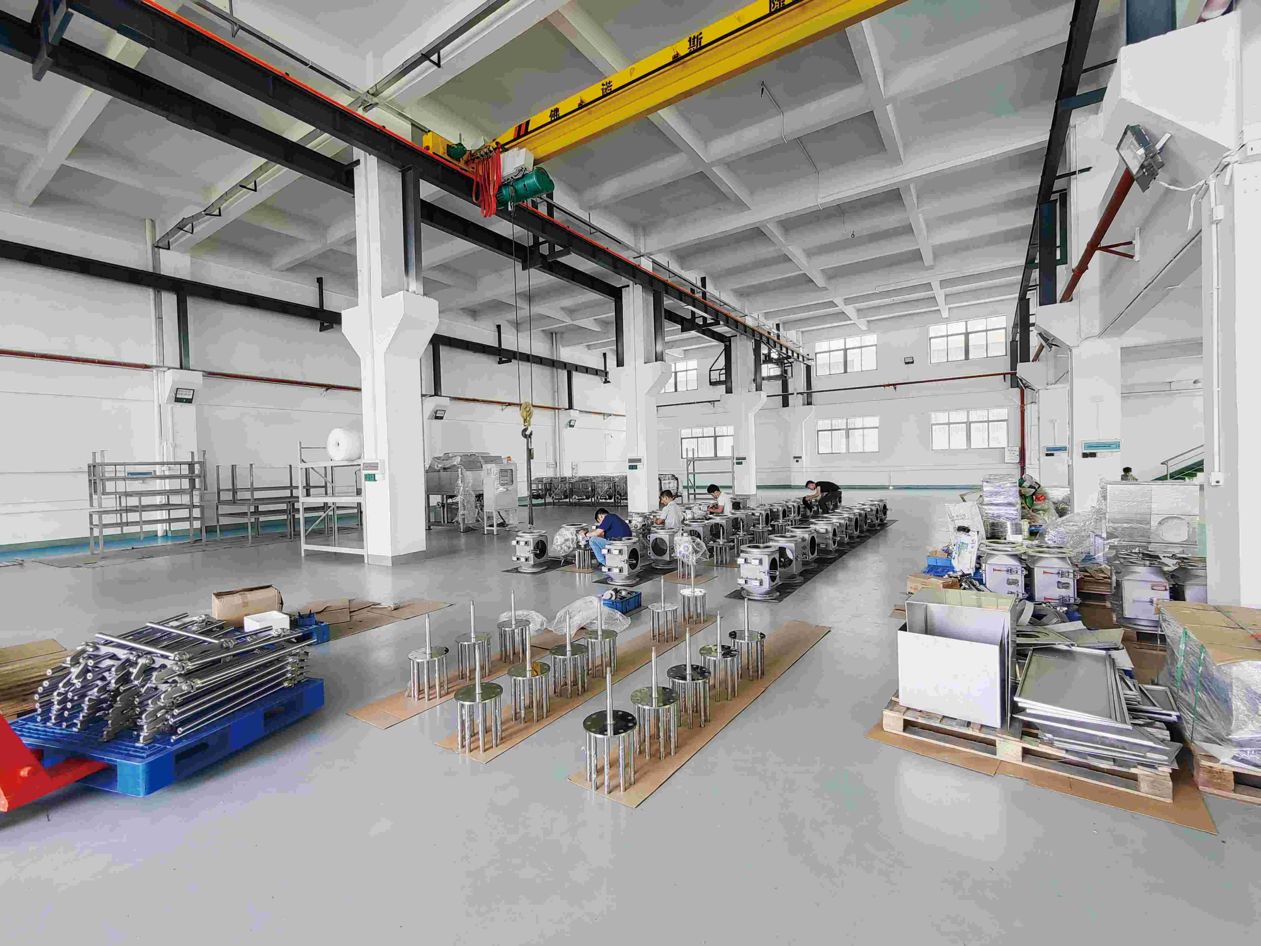 Manuelle vs. automatische Eisenentfernungsgeräte: Vorteile und Unterschiede